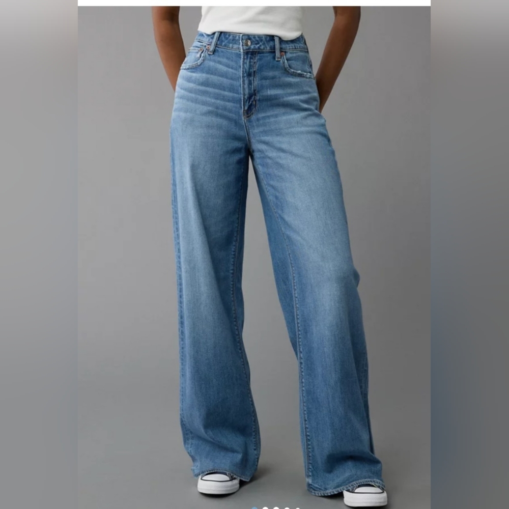 AE Dreamy Drape Stretch Super High-Waisted Baggy Wide-Leg Jean - Size 8